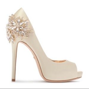 badgley mischka heels size 10